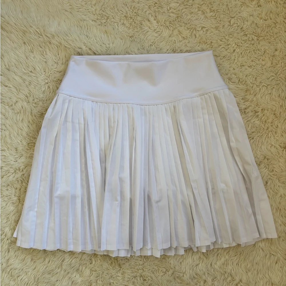 ALO Yoga White A-Line Pleated Skort